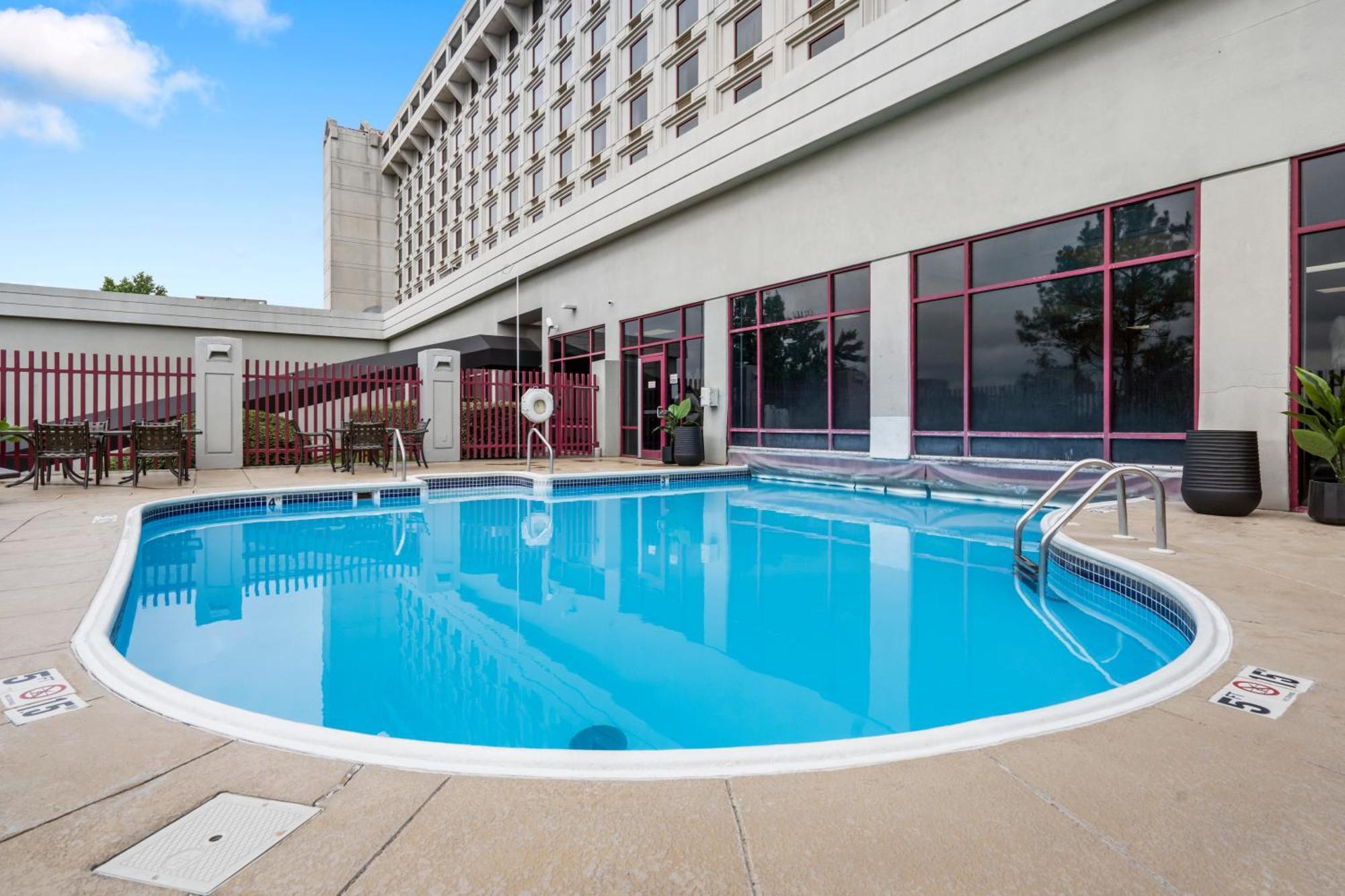 Hotel Thousand Hills Branson